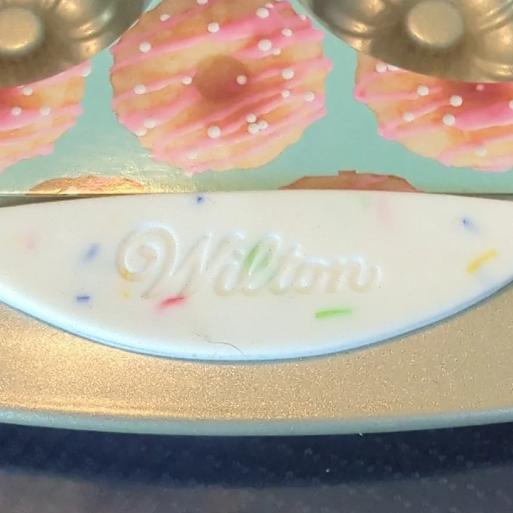 Wilton Mini Fluted Muffin Pan in Metallic Gold
